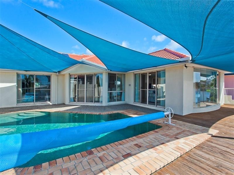 13 Clipper Boulevard, Clear Island Waters QLD 4226