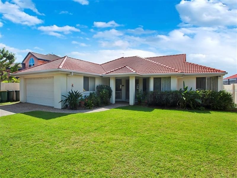 13 Clipper Boulevard, Clear Island Waters QLD 4226