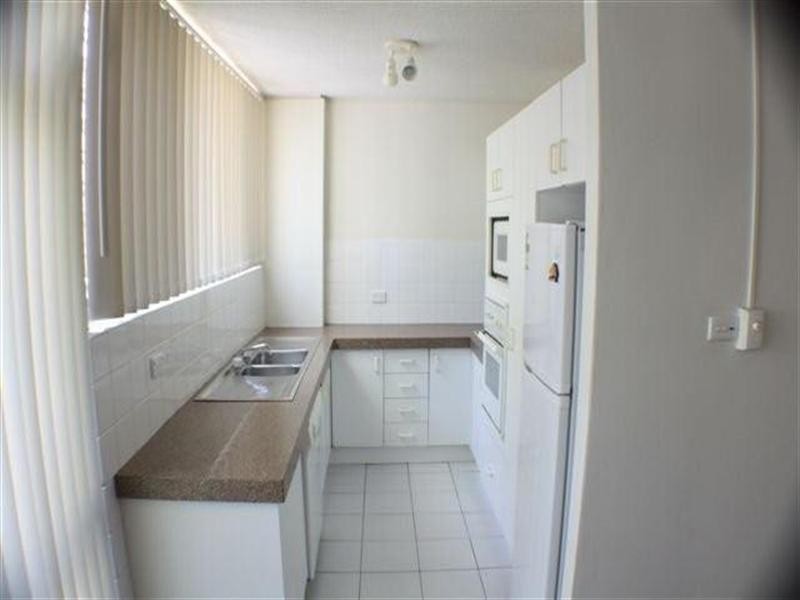 1/21 Heath Street, Southport QLD 4215