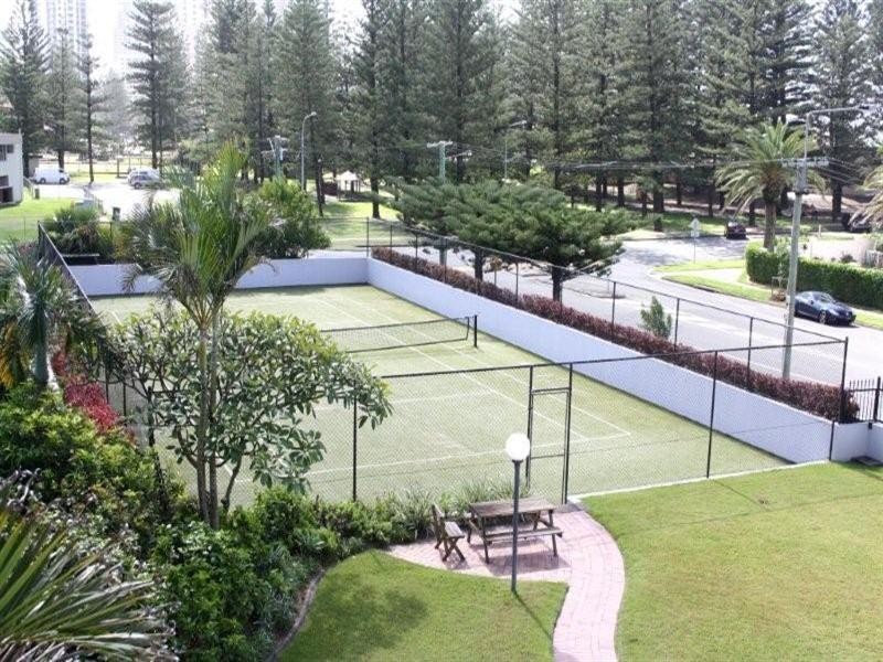 3/7 Britannia Avenue, Broadbeach QLD 4218