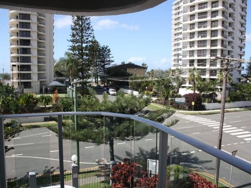 3/7 Britannia Avenue, Broadbeach QLD 4218