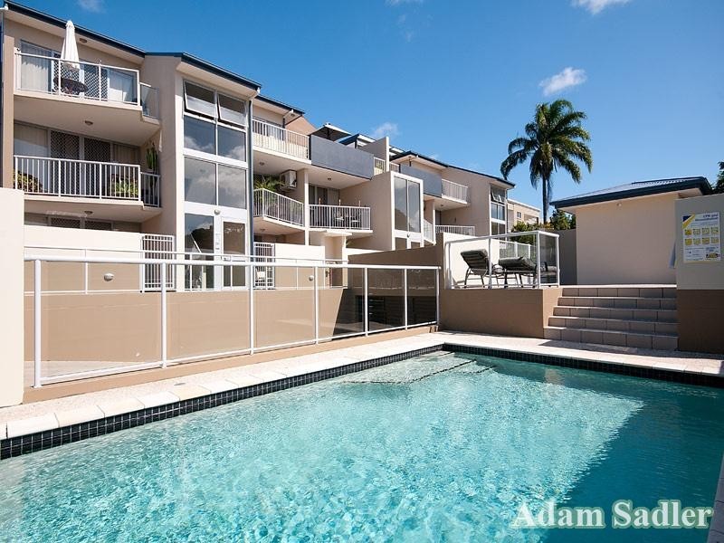 5/8 Proud Street, Labrador QLD 4215