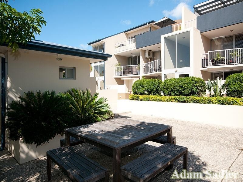 5/8 Proud Street, Labrador QLD 4215