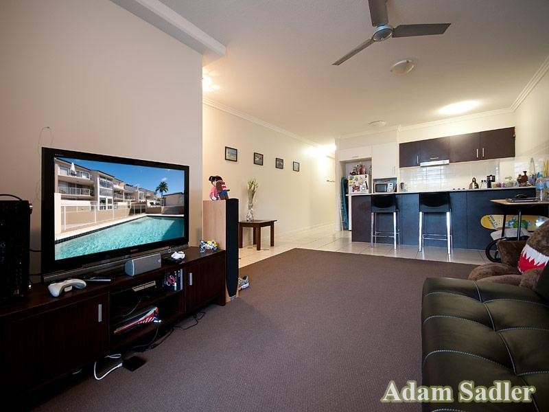 5/8 Proud Street, Labrador QLD 4215