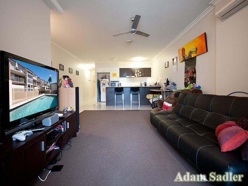 5/8 Proud Street, Labrador QLD 4215