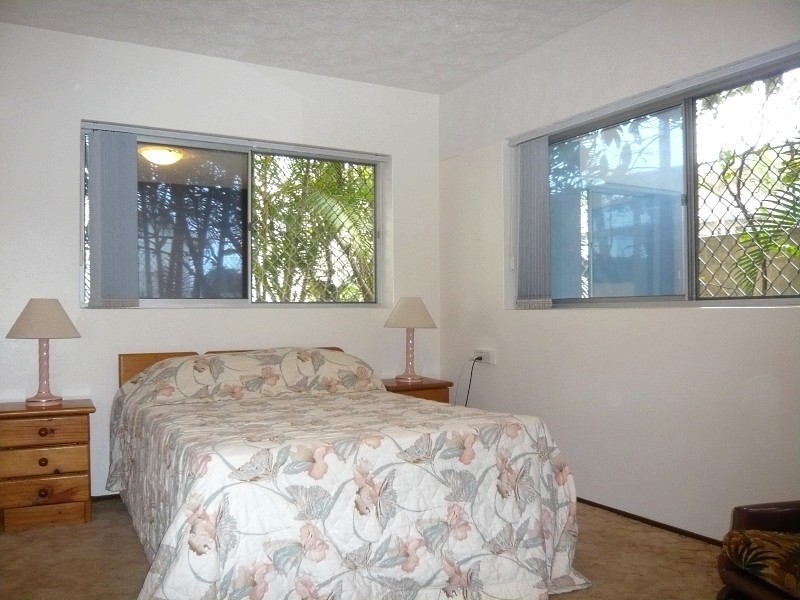 17 Old Burleigh Road, Surfers Paradise QLD 4217