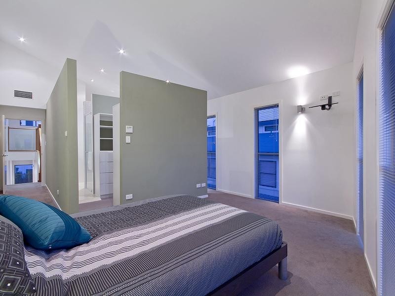 1/35 Dolphin Avenue, Mermaid Beach QLD 4218