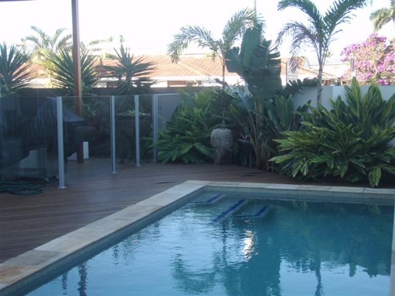 1/12 Nobby Parade, Miami QLD 4220