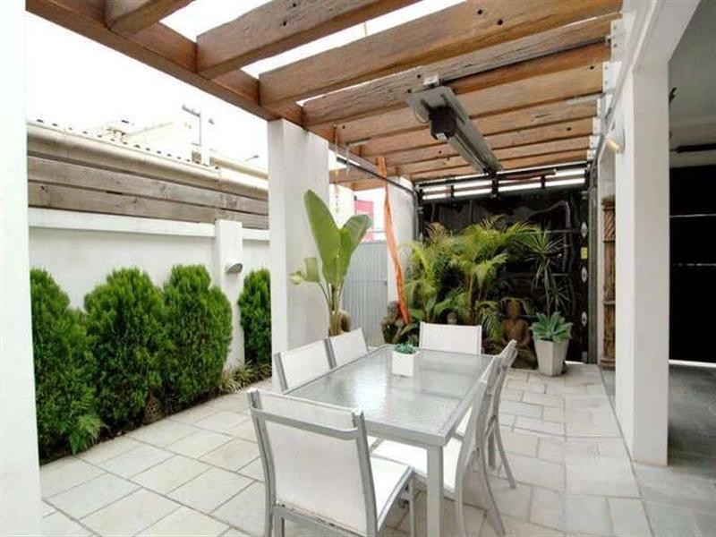 1/6 Second Avenue, Burleigh Heads QLD 4220