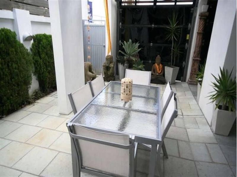 1/6 Second Avenue, Burleigh Heads QLD 4220