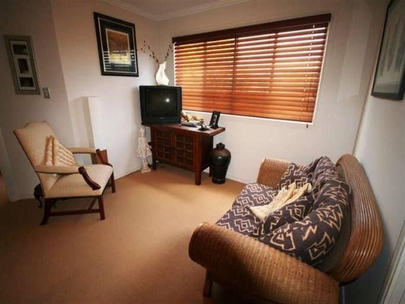 1/6 Second Avenue, Burleigh Heads QLD 4220