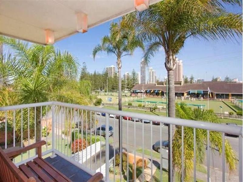 5/11 Armrick Avenue, Broadbeach QLD 4218