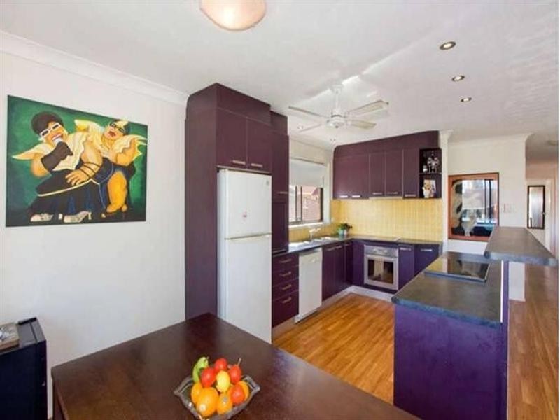 5/11 Armrick Avenue, Broadbeach QLD 4218