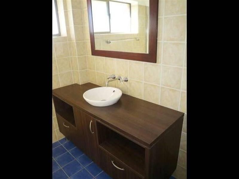 5/11 Armrick Avenue, Broadbeach QLD 4218