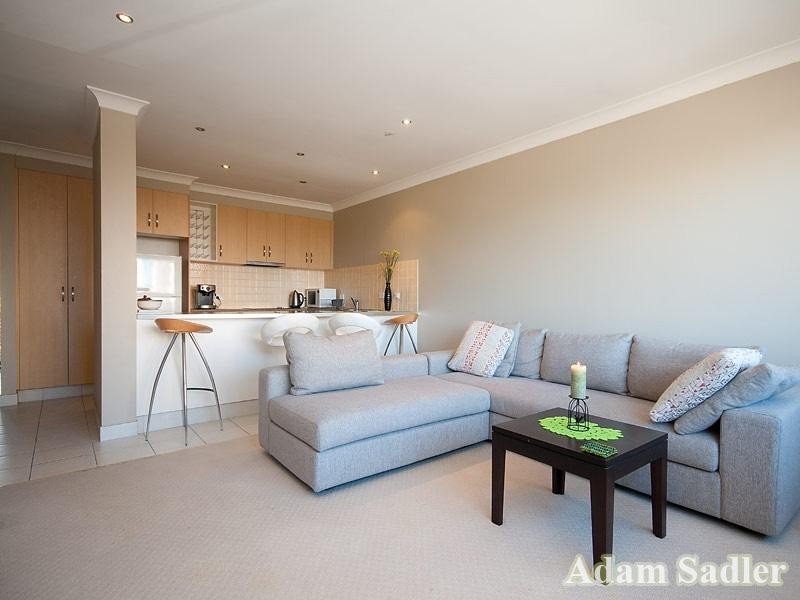 14 ‘Linden Court’ 21 Armrick Avenue, Broadbeach QLD 4218