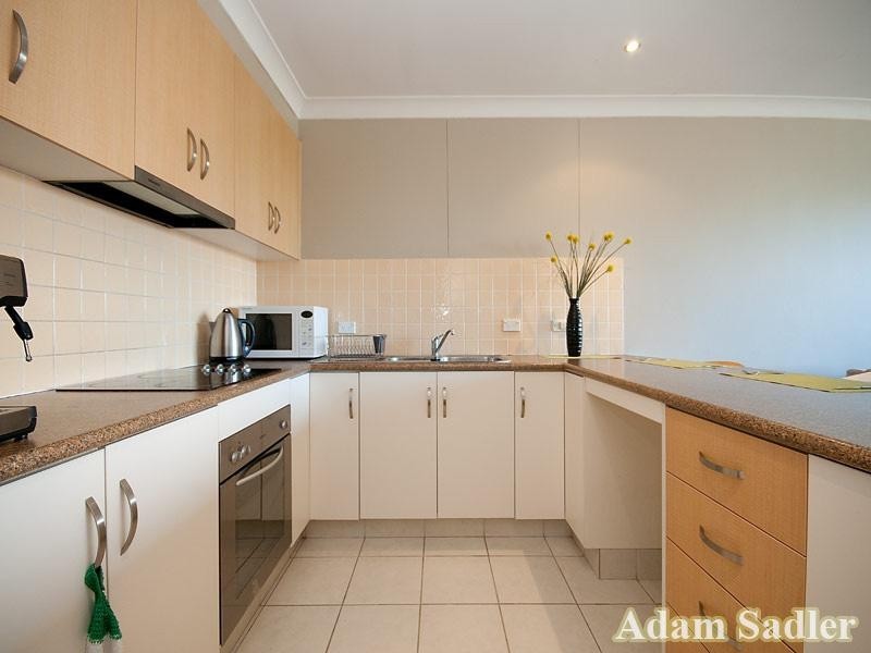 14 ‘Linden Court’ 21 Armrick Avenue, Broadbeach QLD 4218