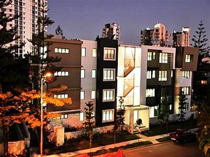 10/3 Beach Parade, Surfers Paradise QLD 4217