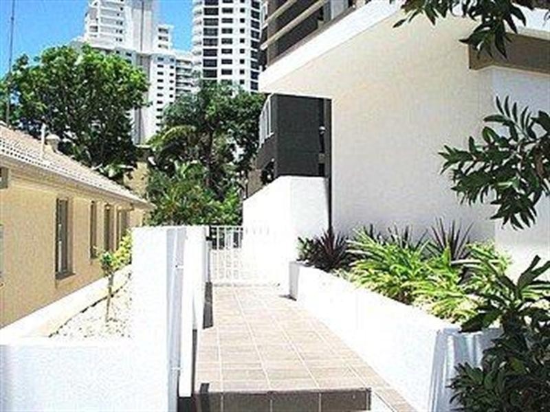 10/3 Beach Parade, Surfers Paradise QLD 4217