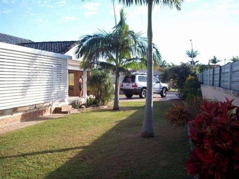 24 Arcadia Drive, Mermaid Waters QLD 4218