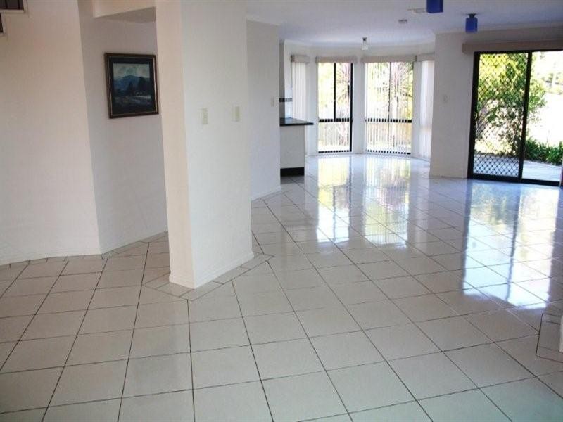 40 Karbunya Street, Mermaid Waters QLD 4218