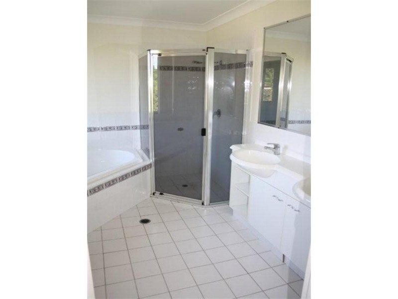 40 Karbunya Street, Mermaid Waters QLD 4218