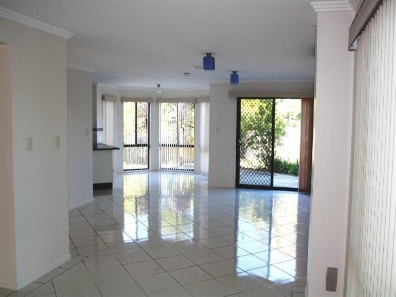 40 Karbunya Street, Mermaid Waters QLD 4218