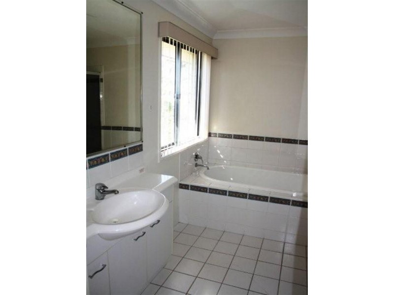 40 Karbunya Street, Mermaid Waters QLD 4218