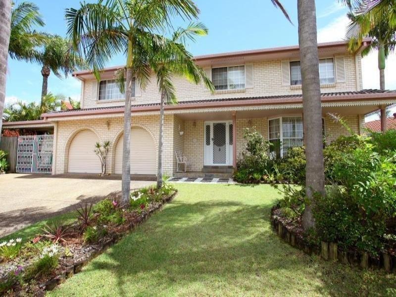11 Compass Court, Mermaid Waters QLD 4218