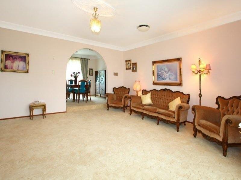 11 Compass Court, Mermaid Waters QLD 4218
