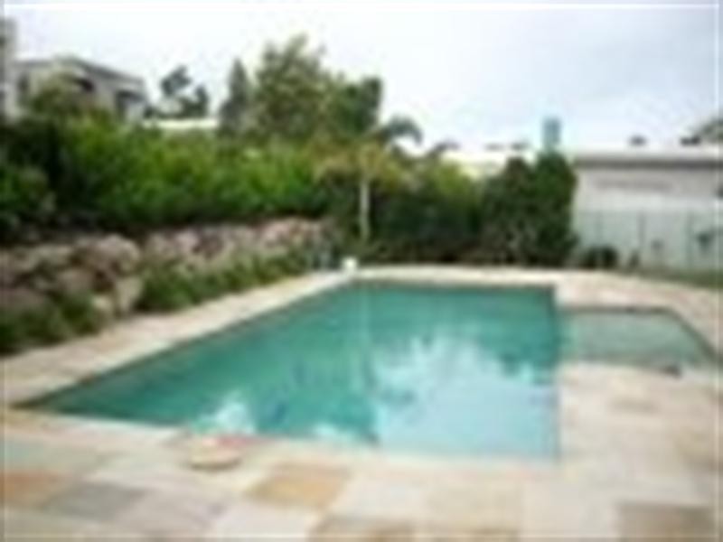 6010 The Boulevard, Benowa QLD 4217