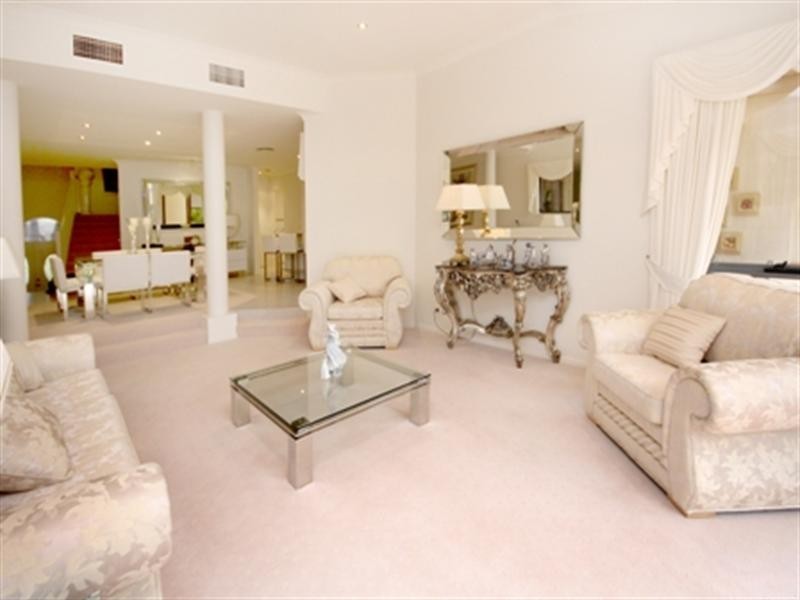 Villa 1 Bradford North, Rhode Island, Clear Island Waters QLD 4226