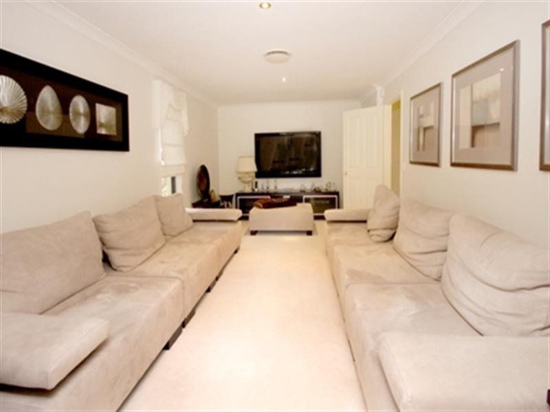 Villa 1 Bradford North, Rhode Island, Clear Island Waters QLD 4226