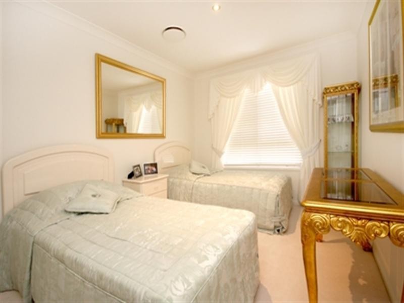 Villa 1 Bradford North, Rhode Island, Clear Island Waters QLD 4226