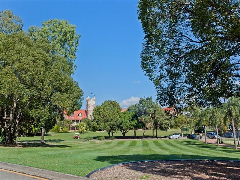 1 Wallace Street, Southport QLD 4215