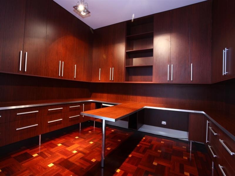 34 Weatherly Avenue, Mermaid Waters QLD 4218