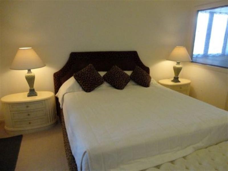 19D (76) ‘La Sabbia’ 74-76 Old Burleigh Road, Surfers Paradise QLD 4217