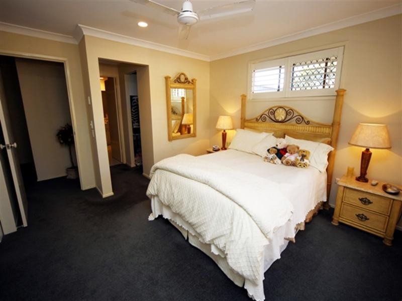 35 Lancelin Drive, Mermaid Waters QLD 4218