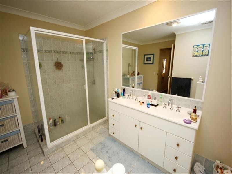 35 Lancelin Drive, Mermaid Waters QLD 4218