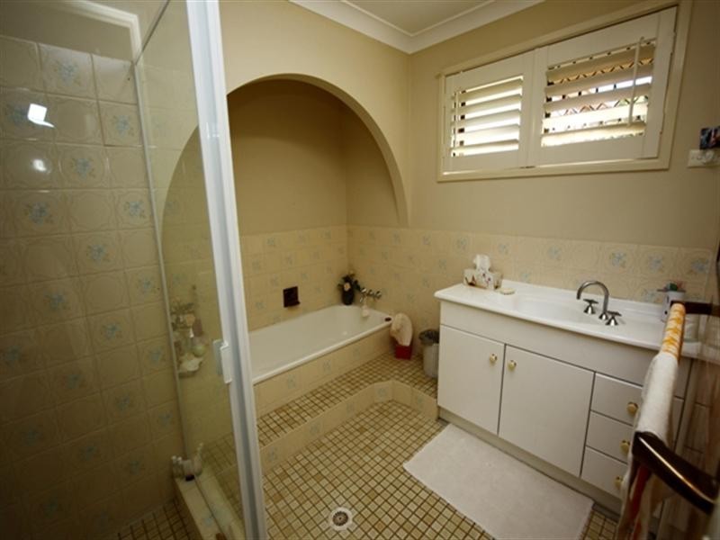 35 Lancelin Drive, Mermaid Waters QLD 4218