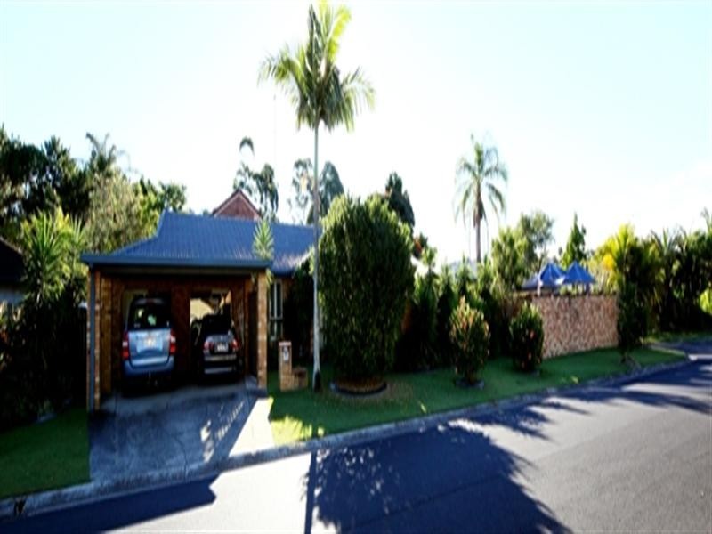 35 Lancelin Drive, Mermaid Waters QLD 4218