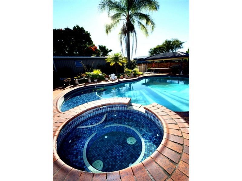 35 Lancelin Drive, Mermaid Waters QLD 4218