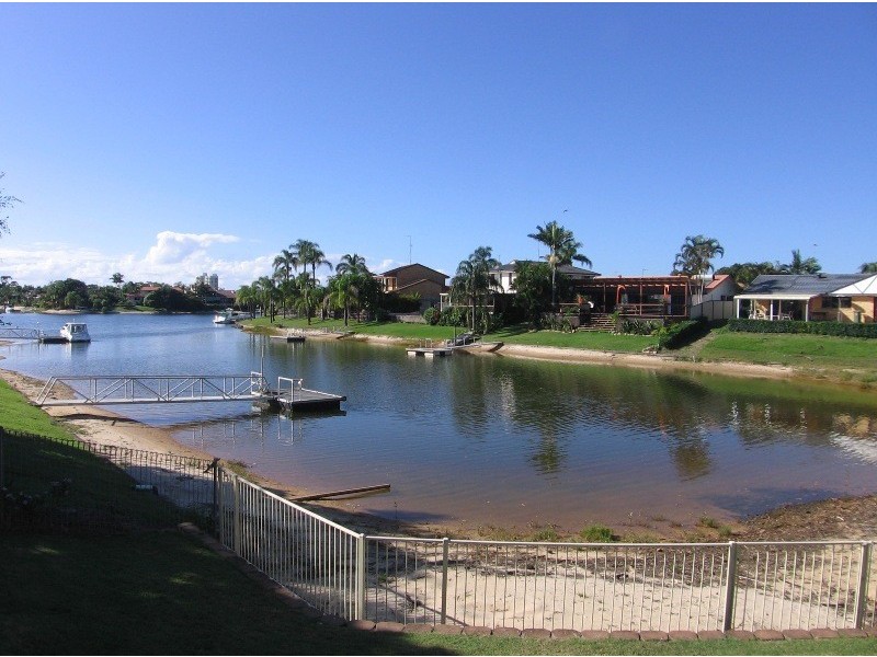 28 Wyuna Street, Broadbeach Waters QLD 4218