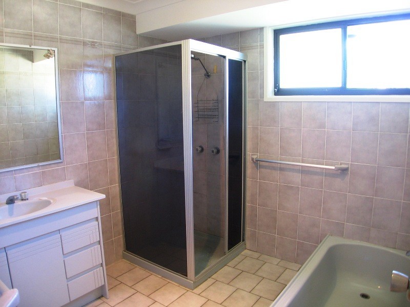 28 Wyuna Street, Broadbeach Waters QLD 4218