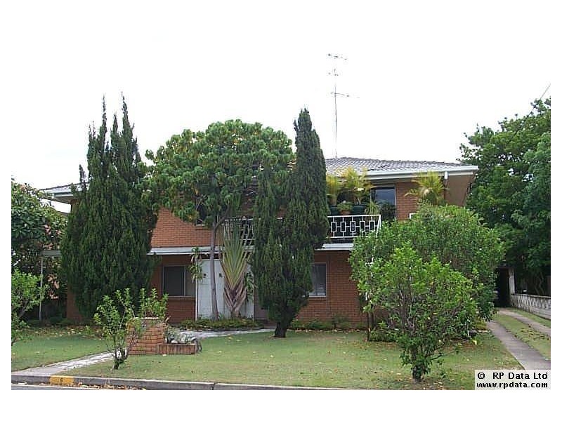 6 Weemala Street, Chevron Island QLD 4217