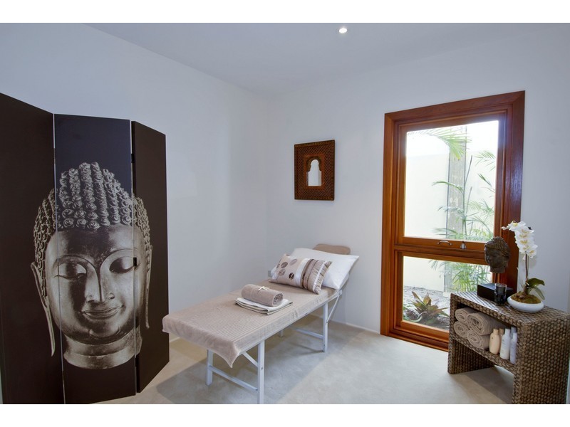 91 Albatross Avenue, Mermaid Beach QLD 4218