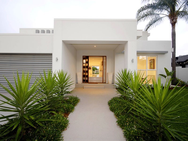 7 Alma Street, Broadbeach Waters QLD 4218