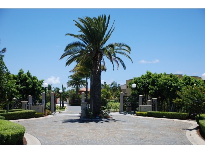 Clear Island Waters QLD 4226