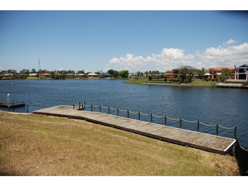 Clear Island Waters QLD 4226