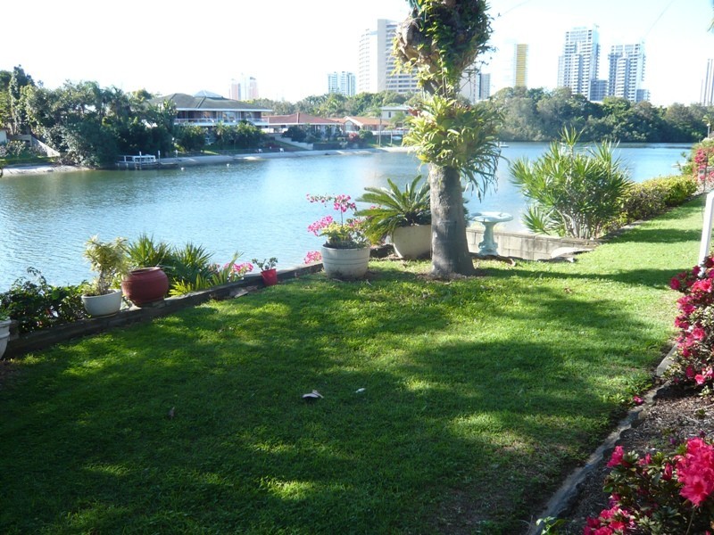 29 Hooker Boulevard, Broadbeach Waters QLD 4218