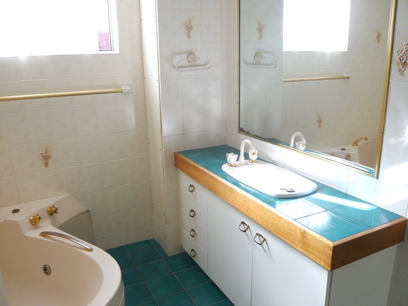 29 Hooker Boulevard, Broadbeach Waters QLD 4218